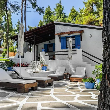 Sani Pine Száni-part